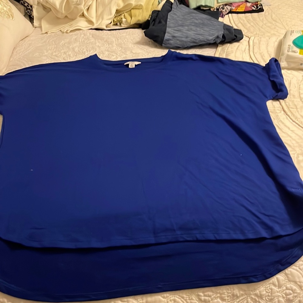 Crown and ivy tunic tee xl. Washed but never worn